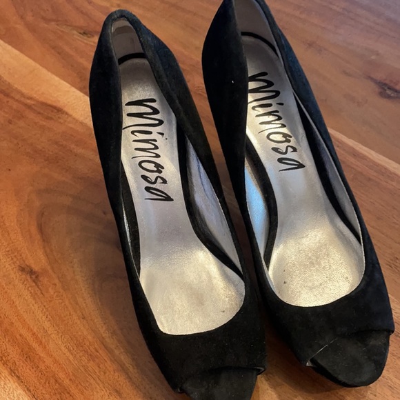 Black high heels - Picture 2 of 4